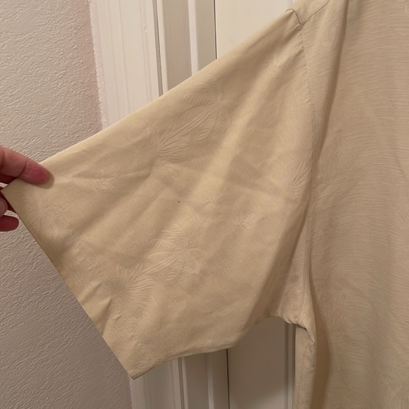Tommy Bahama Hawaiian Button Up Shirt Tan Solid‎ 100% Silk Mens Medium Short sl - Picture 4 of 11